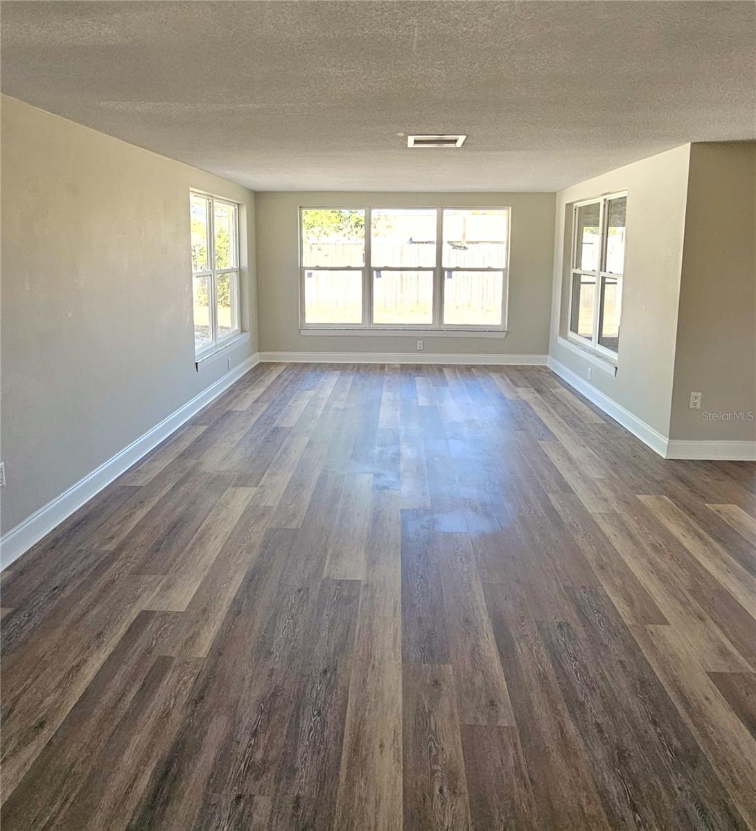 JASMINE LAKES - Residential Lease