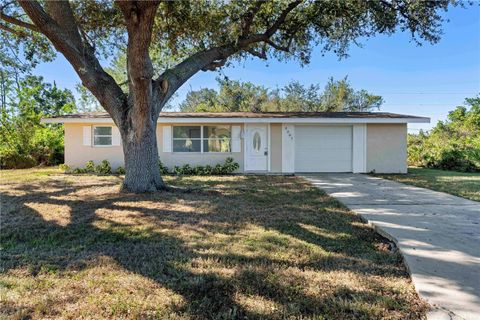 A home in PORT CHARLOTTE