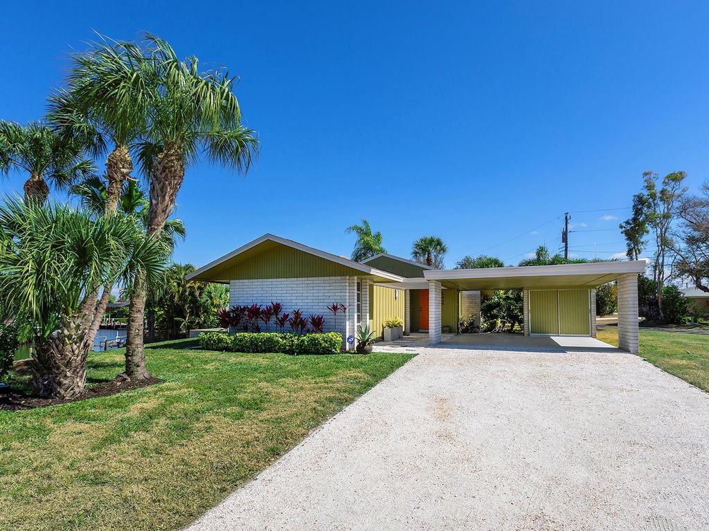 Photo of 5669 America Drive, Sarasota, FL 34231 (MLS # A4683605)