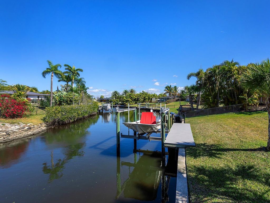 Photo of 5669 America Drive, Sarasota, FL 34231 (MLS # A4683605)
