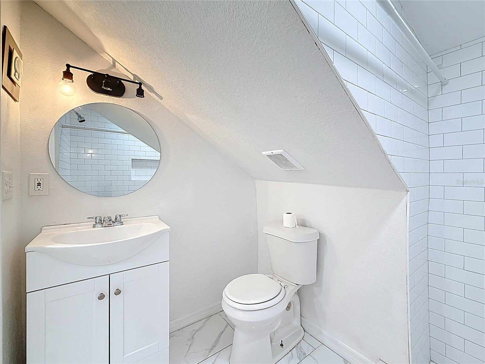 LAUGHNERS EXT OF KERR ADD - Residential Lease