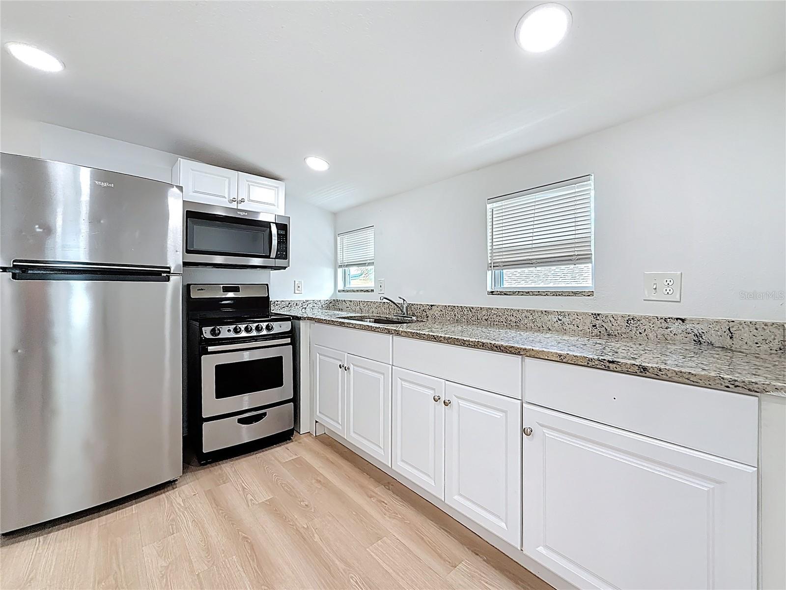 LAUGHNERS EXT OF KERR ADD - Residential Lease