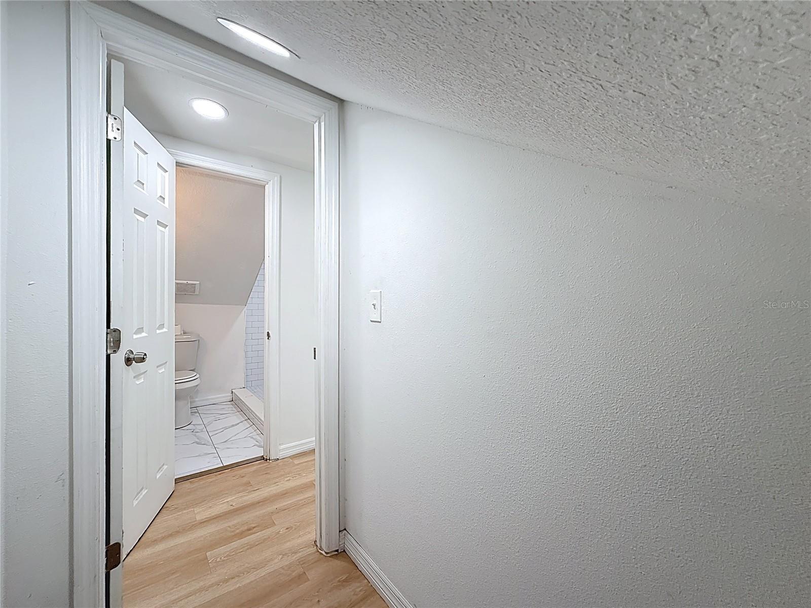 LAUGHNERS EXT OF KERR ADD - Residential Lease