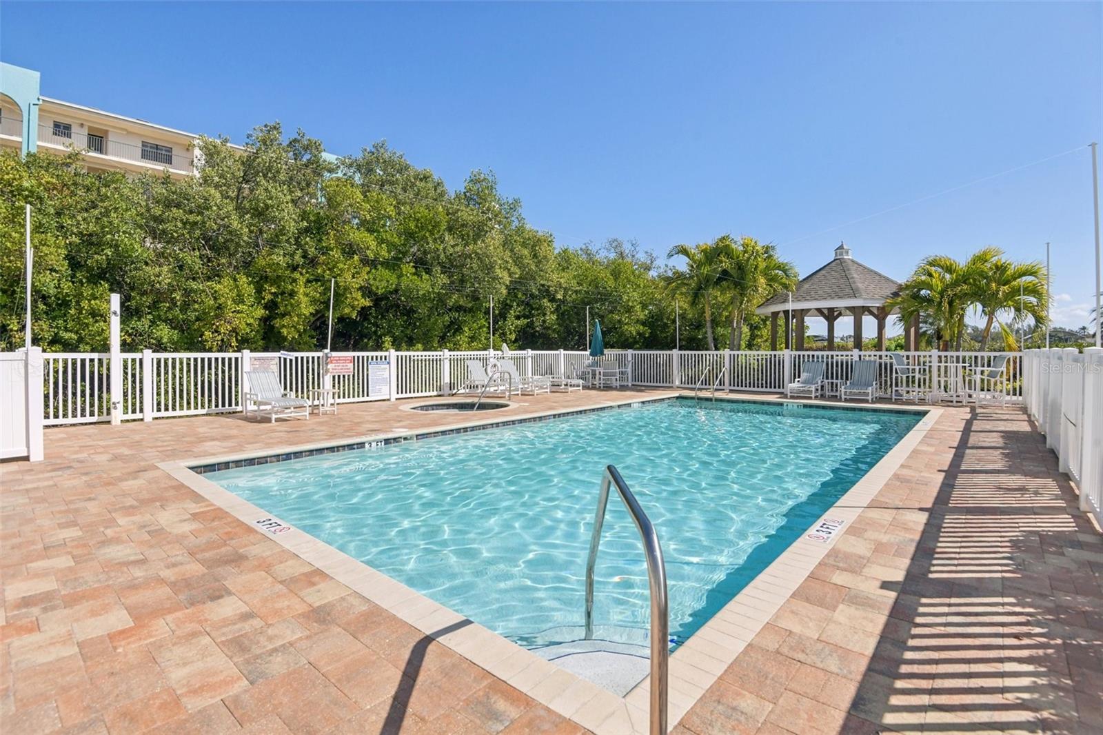 DOLPHIN KEY CONDO - Residential