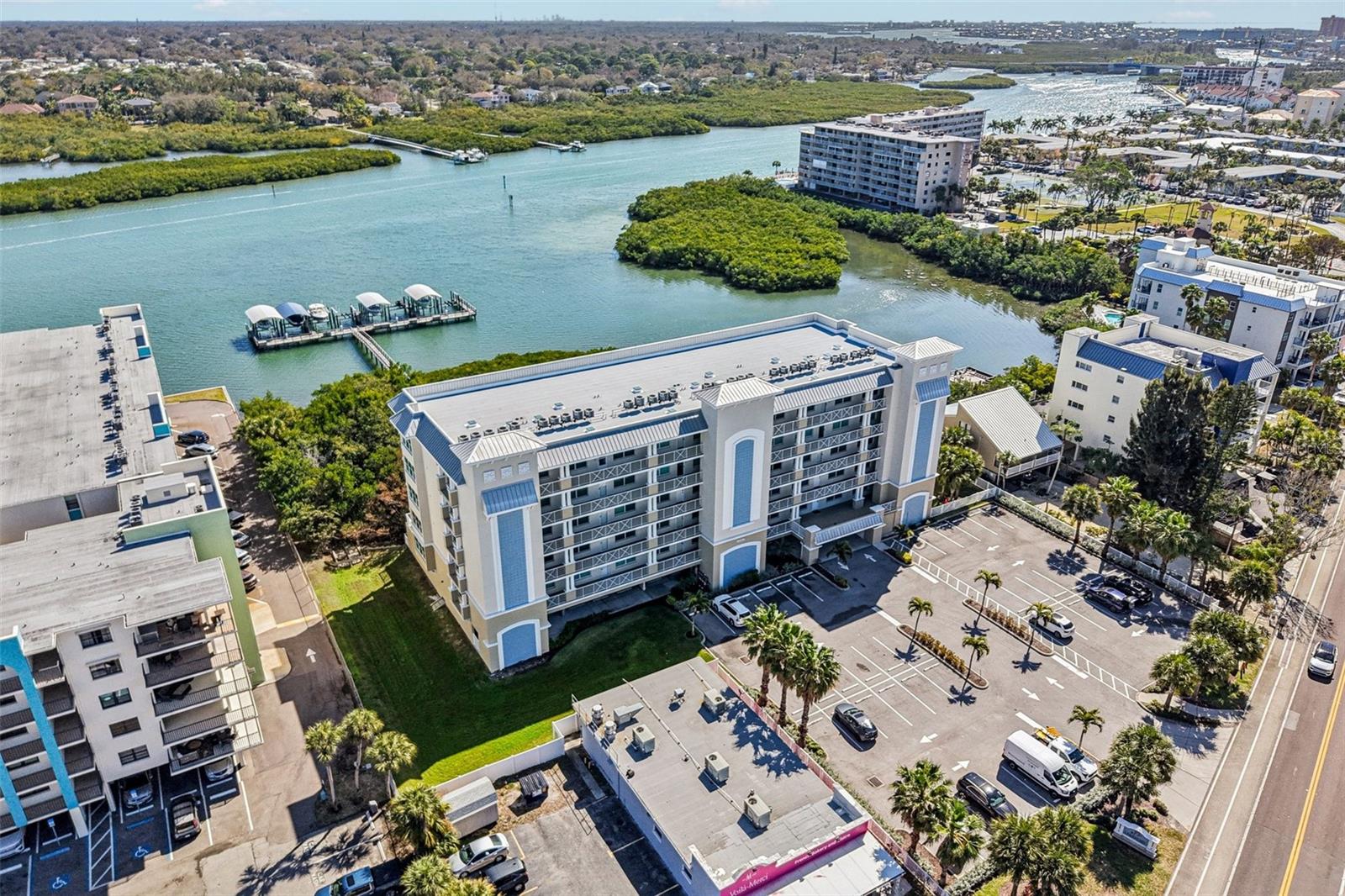 DOLPHIN KEY CONDO - Residential