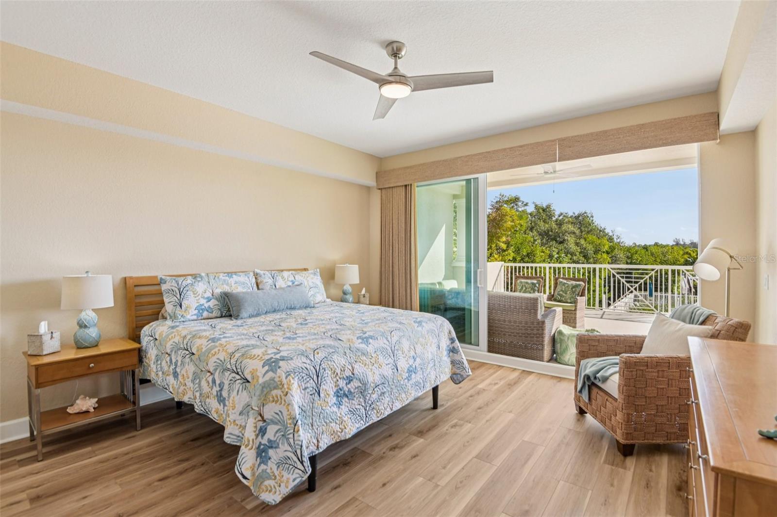 DOLPHIN KEY CONDO - Residential