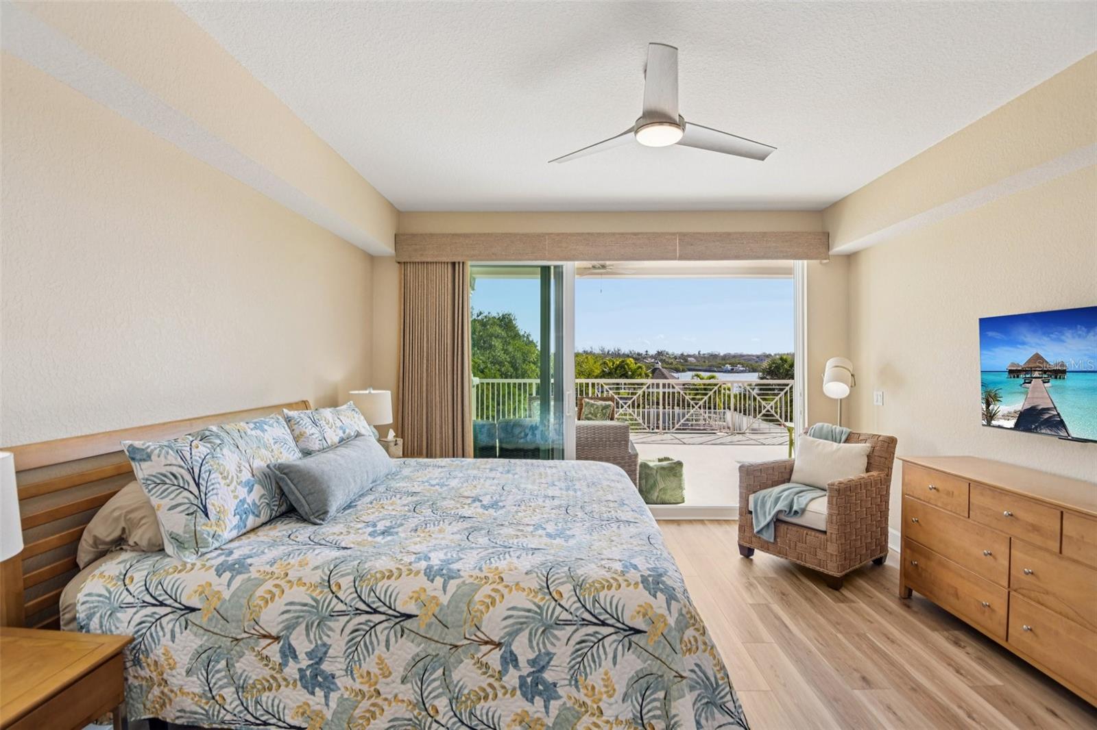 DOLPHIN KEY CONDO - Residential