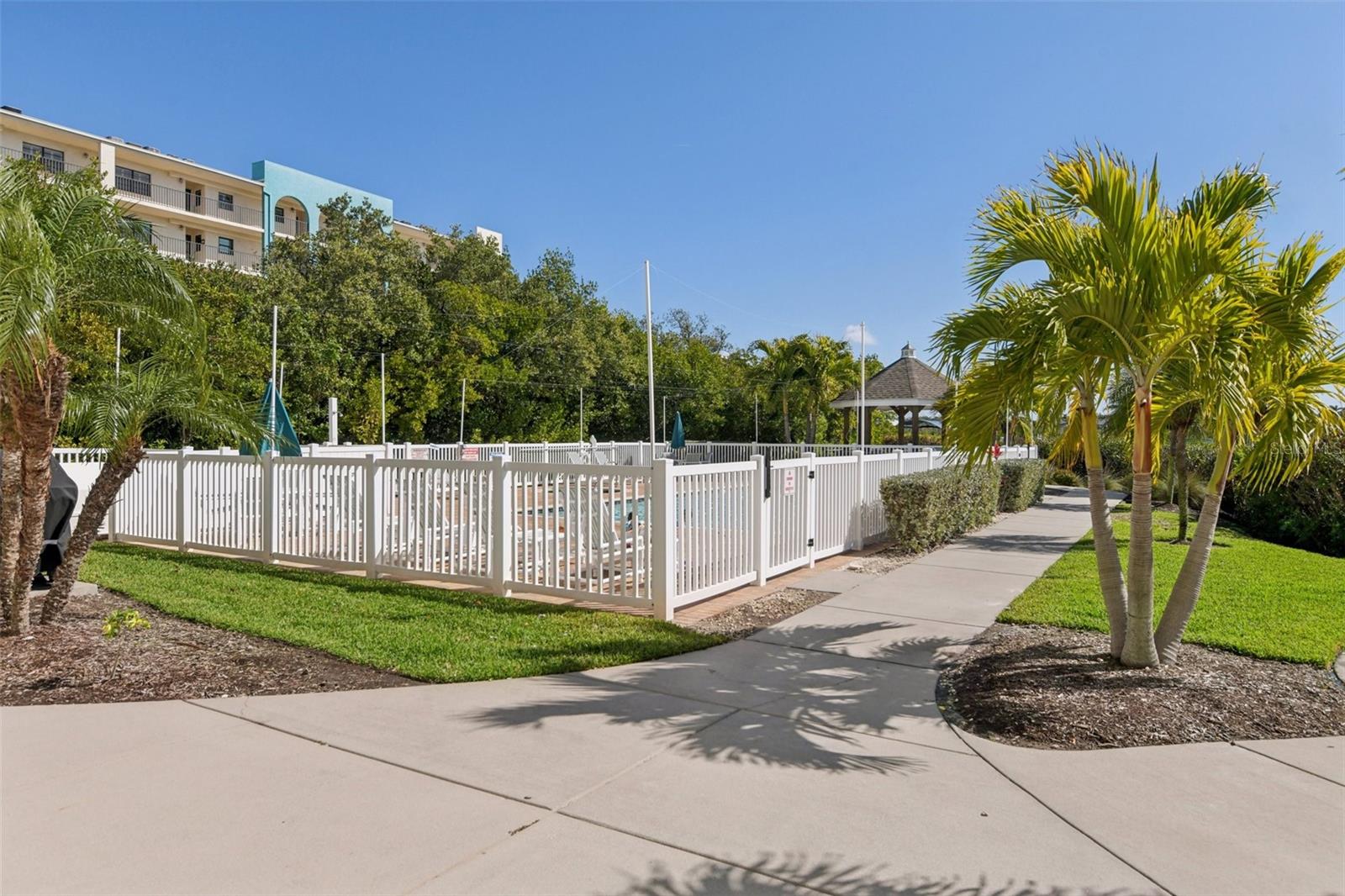 DOLPHIN KEY CONDO - Residential