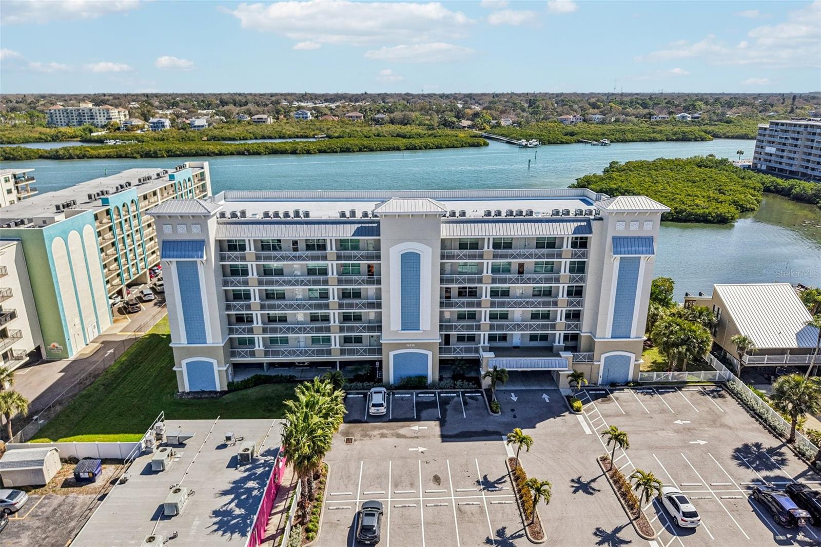 DOLPHIN KEY CONDO - Residential