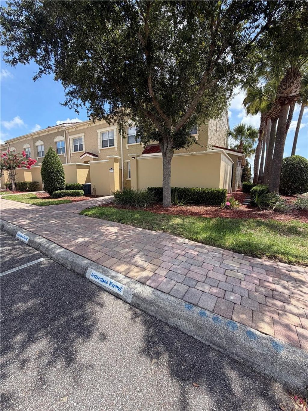 Photo of 2404 Bella Vista Drive, Davenport, FL 33897 (MLS # O6418844)