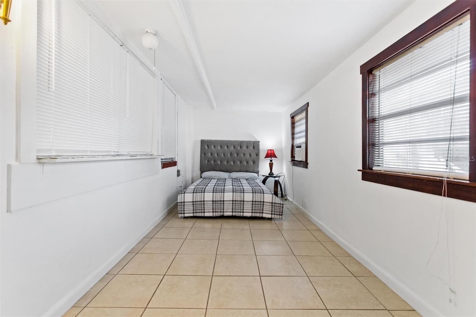 MILTON PARK - Residential Lease