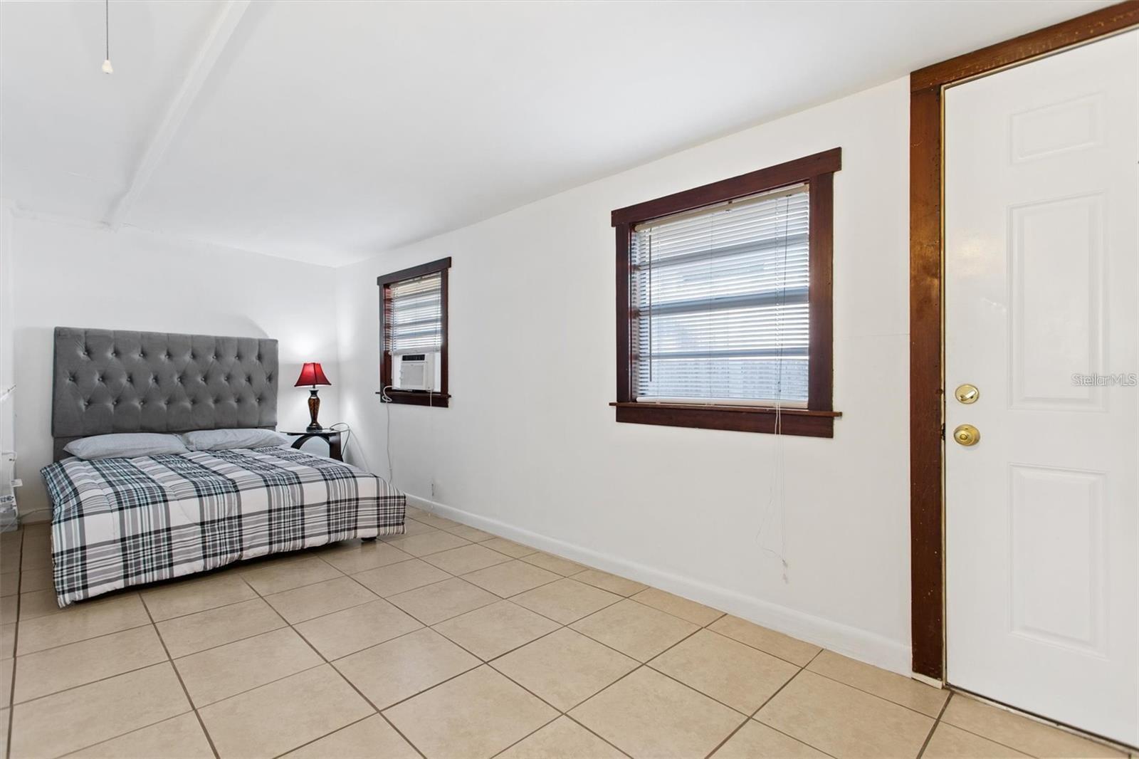 MILTON PARK - Residential Lease