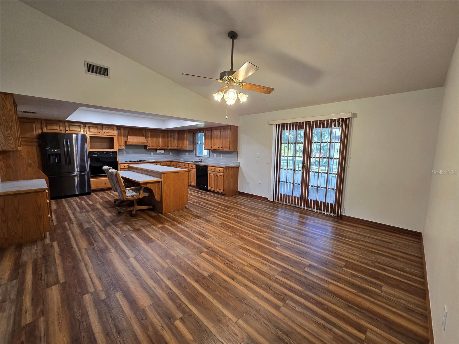 ACREAGE & UNREC - Residential Lease