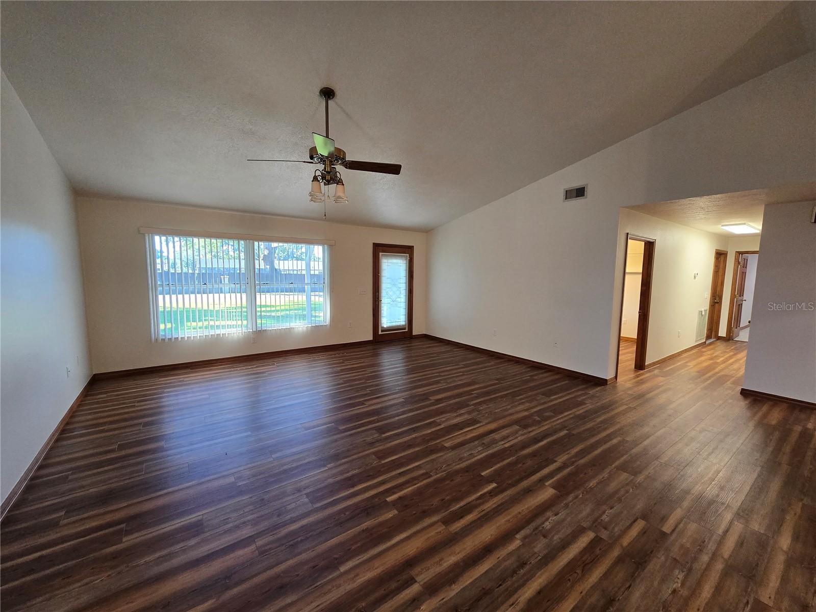 ACREAGE & UNREC - Residential Lease