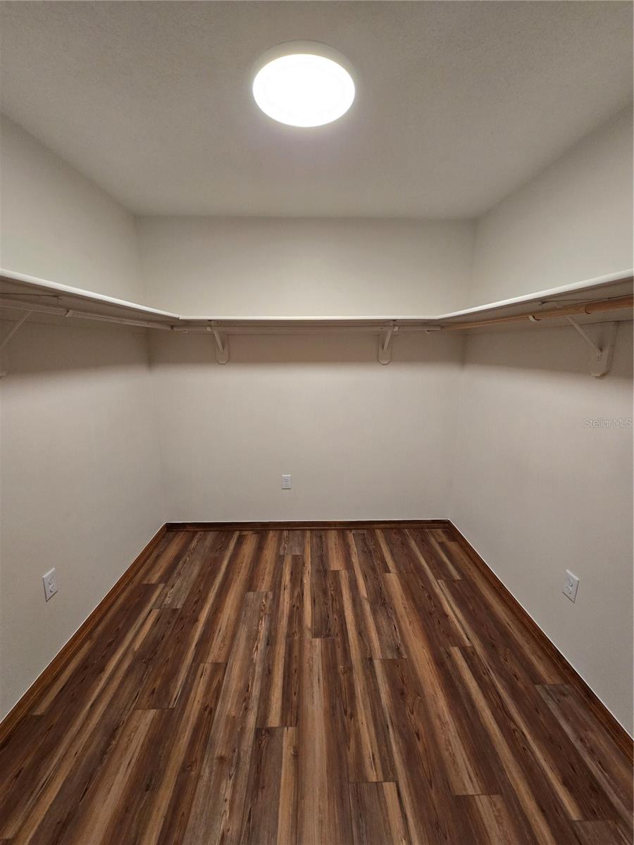 ACREAGE & UNREC - Residential Lease