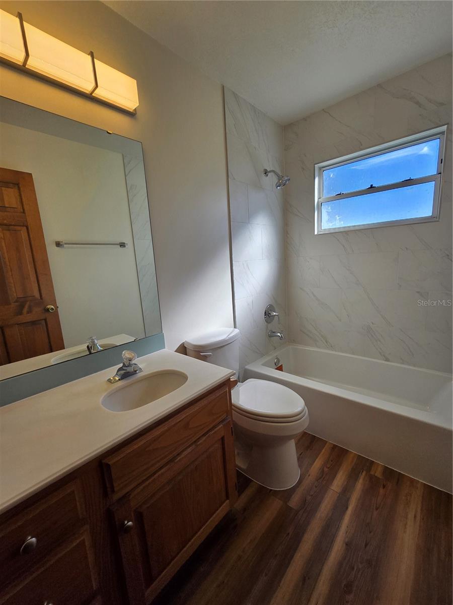 ACREAGE & UNREC - Residential Lease