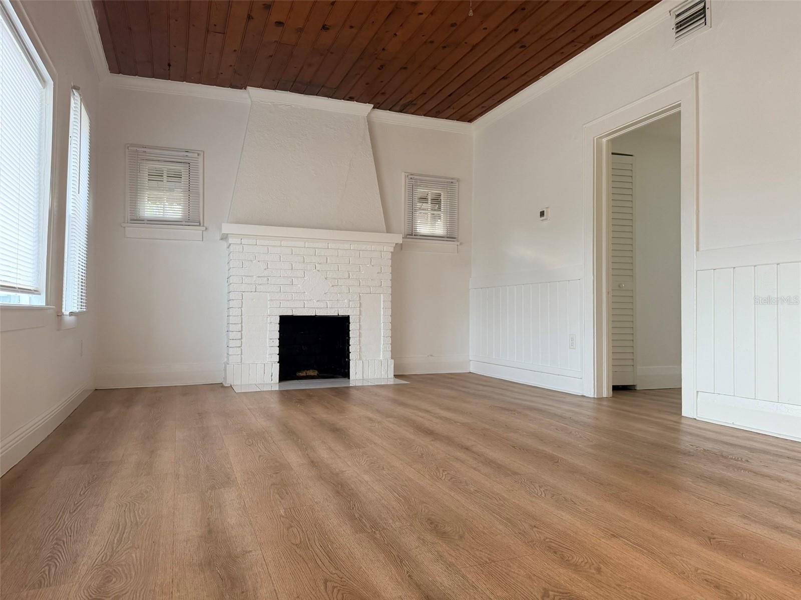 PINE CREST HEIGHTS - Residential Income