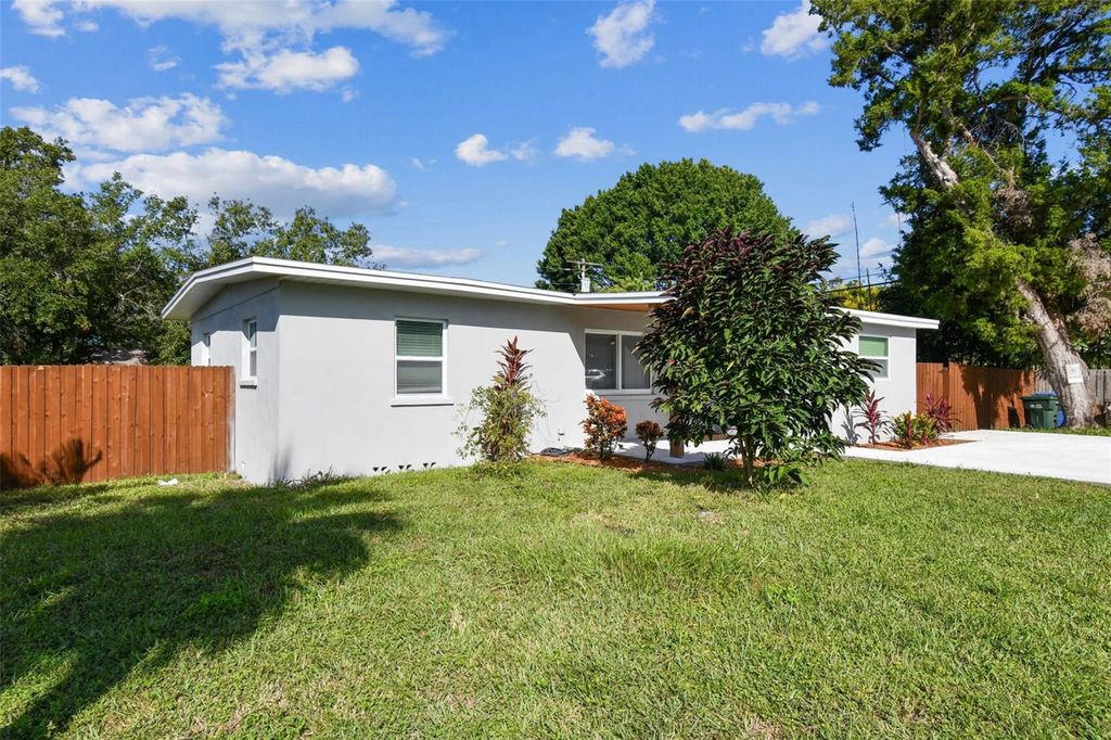 Photo of 1734 Maiden Lane, Largo, FL 33774 (MLS # TB8434468)