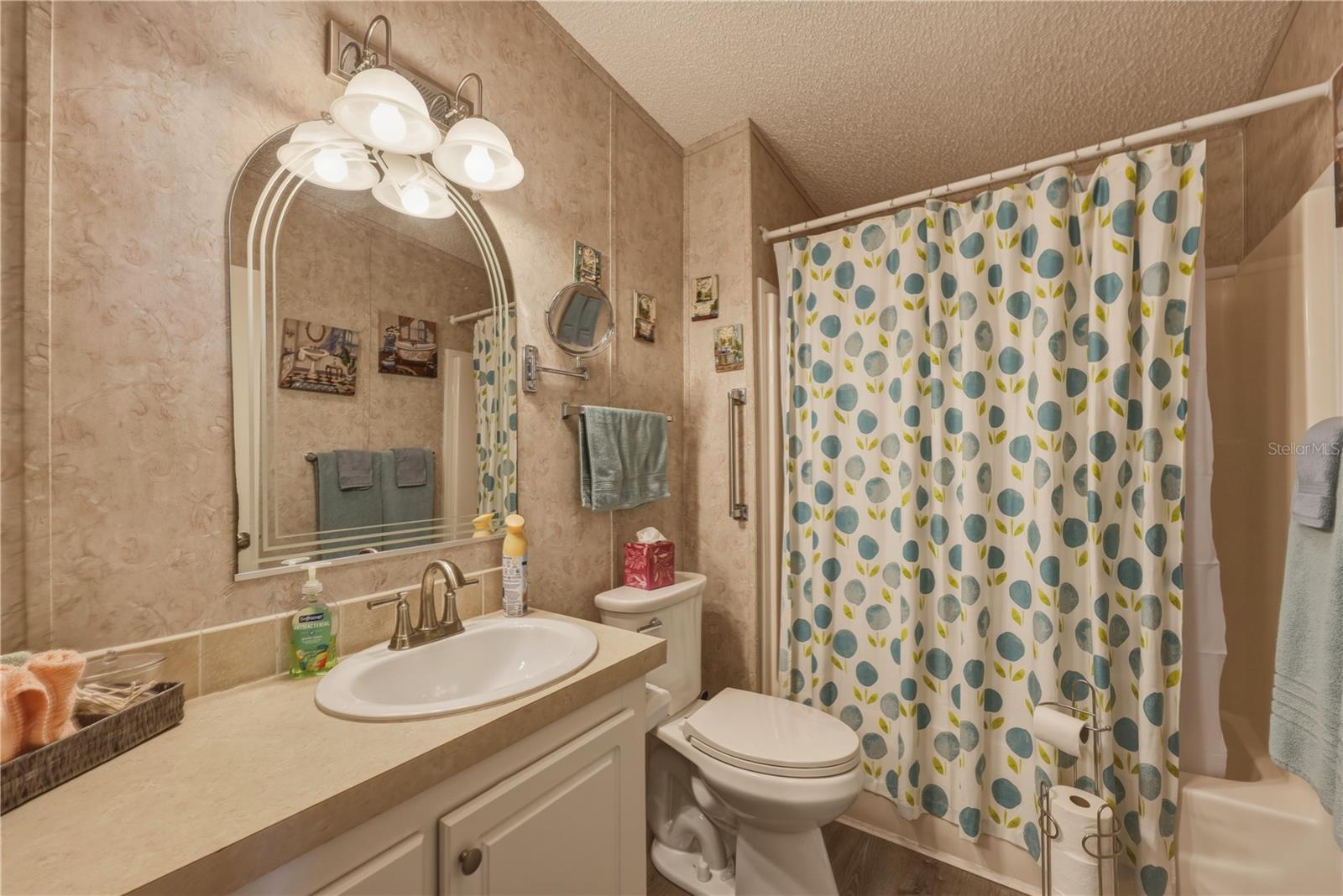 MAPLE LEAF ESTATES - Residential