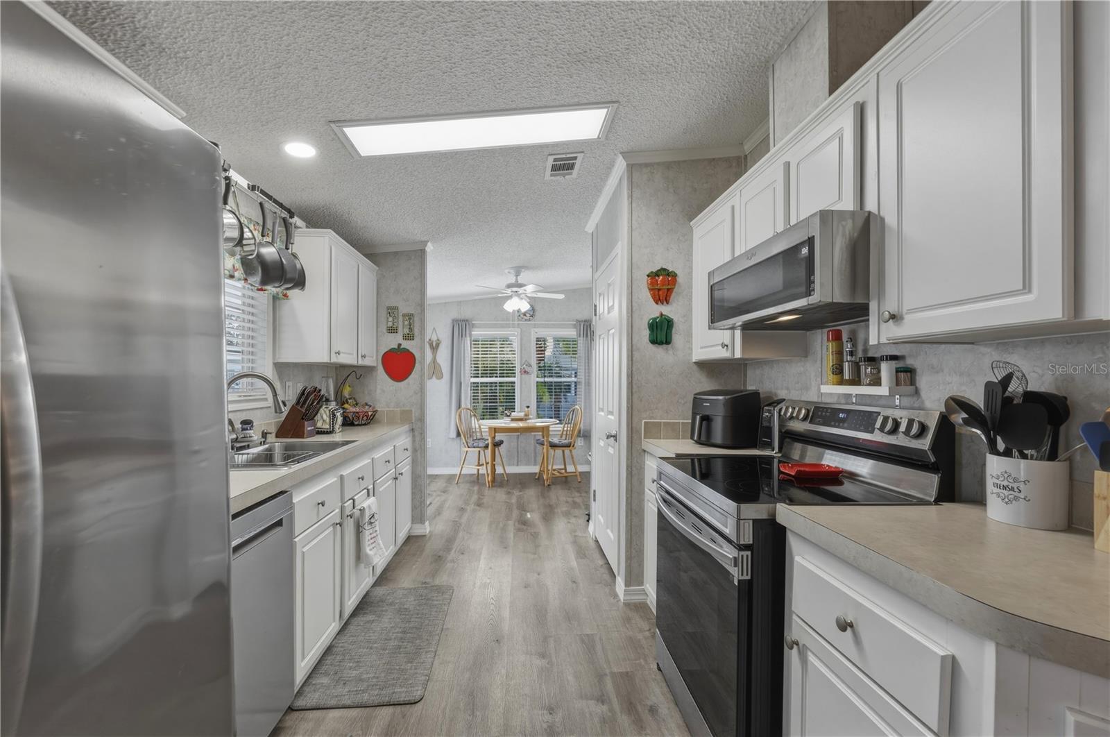 MAPLE LEAF ESTATES - Residential