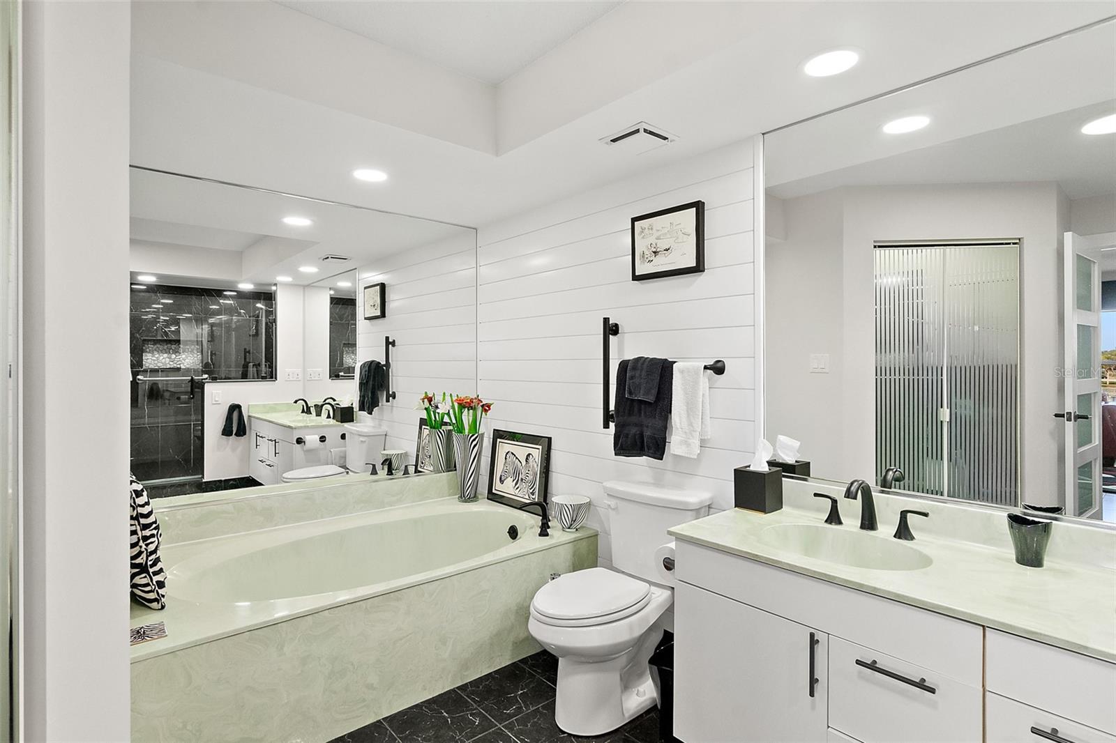 521 MARINA POINT DRIVE 521