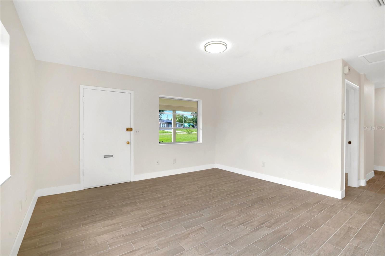 1516 ZINNIA DRIVE