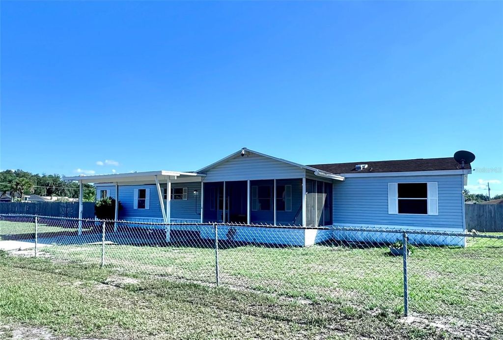 Photo of 4300 Meadow Ridge Avenue, Mulberry, FL 33860 (MLS # TB8505965)