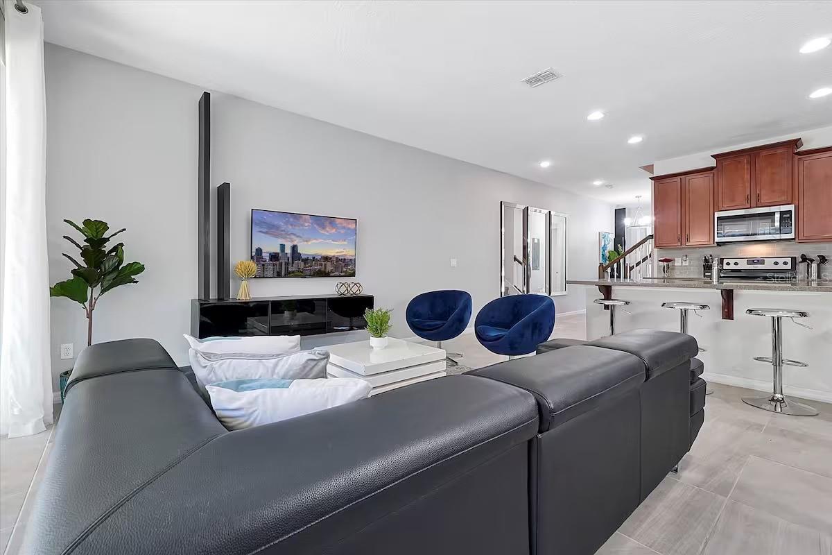 1552 CAREY PALM CIRCLE