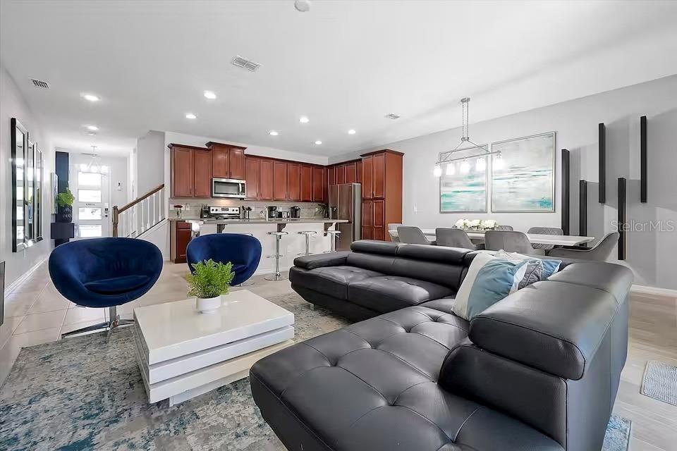 1552 CAREY PALM CIRCLE