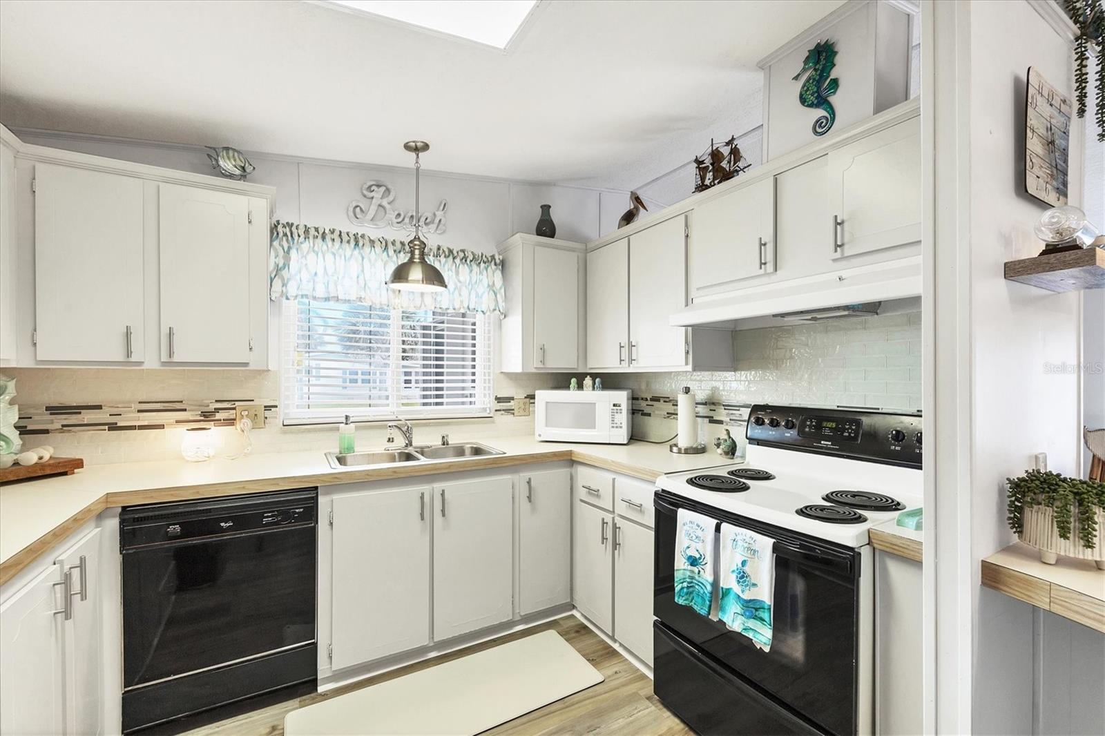 LEMON BAY ISLES PH 03 - Residential