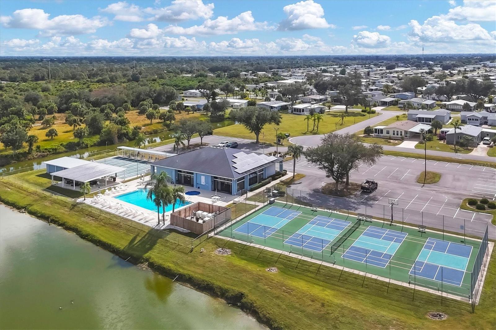 LEMON BAY ISLES PH 03 - Residential