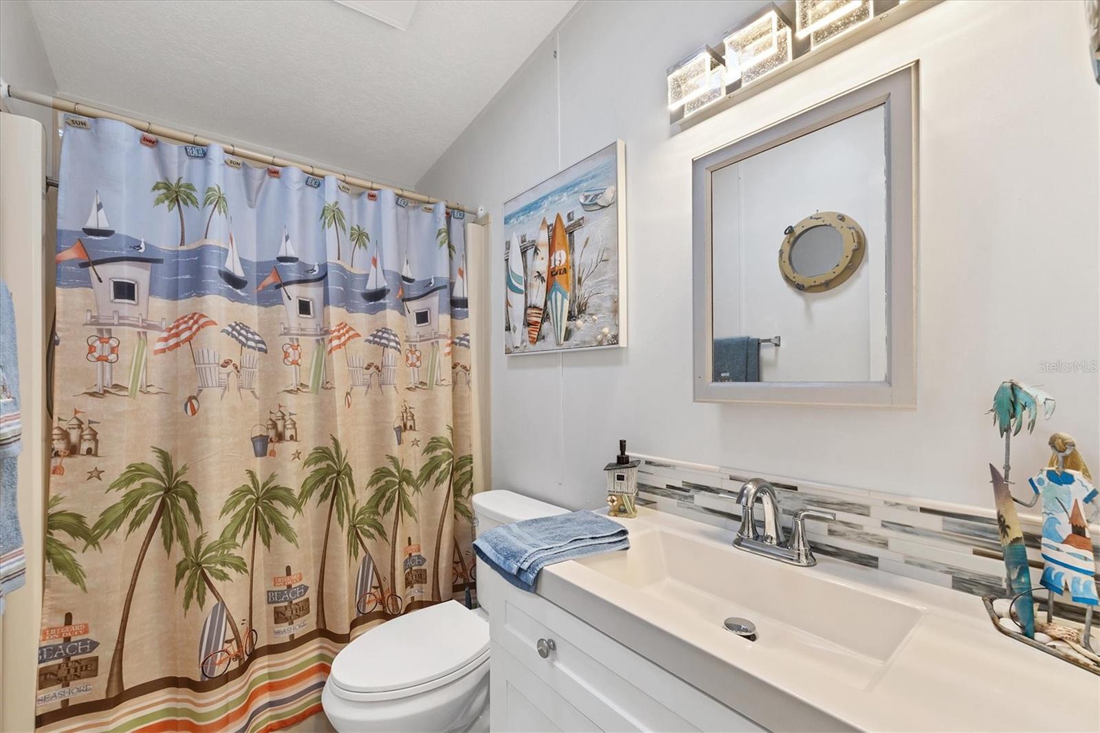 LEMON BAY ISLES PH 03 - Residential