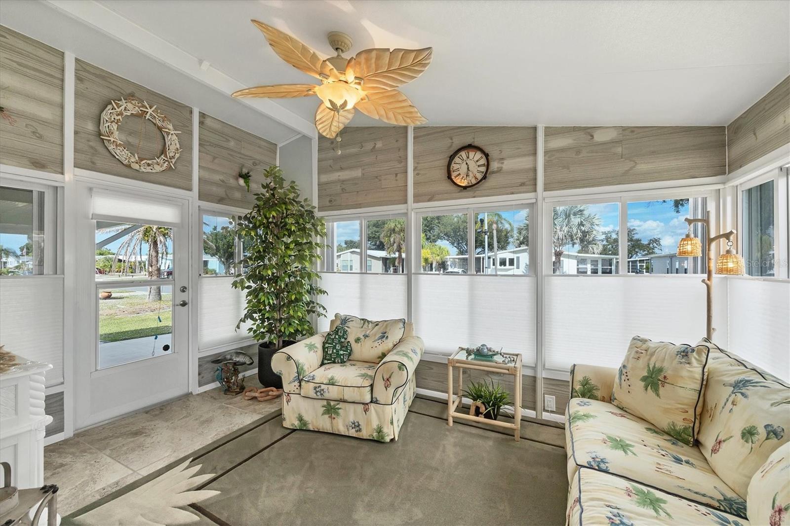 LEMON BAY ISLES PH 03 - Residential