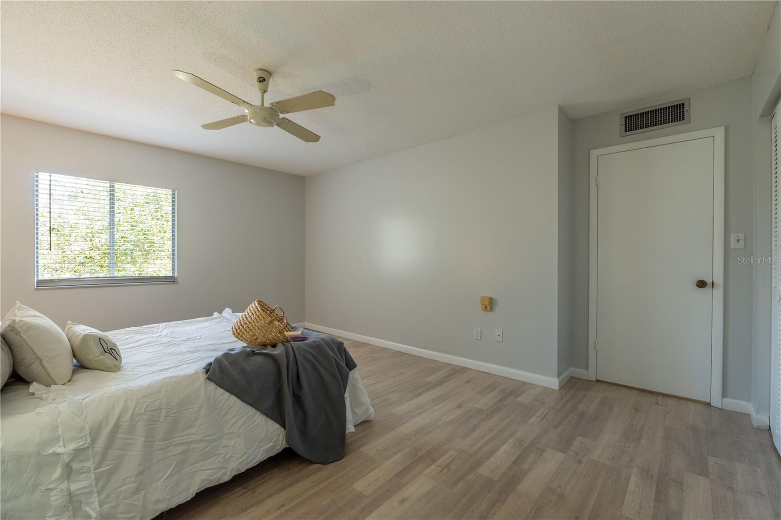 FAIRWAYS/SILVER SPGS SHORES CO - Residential