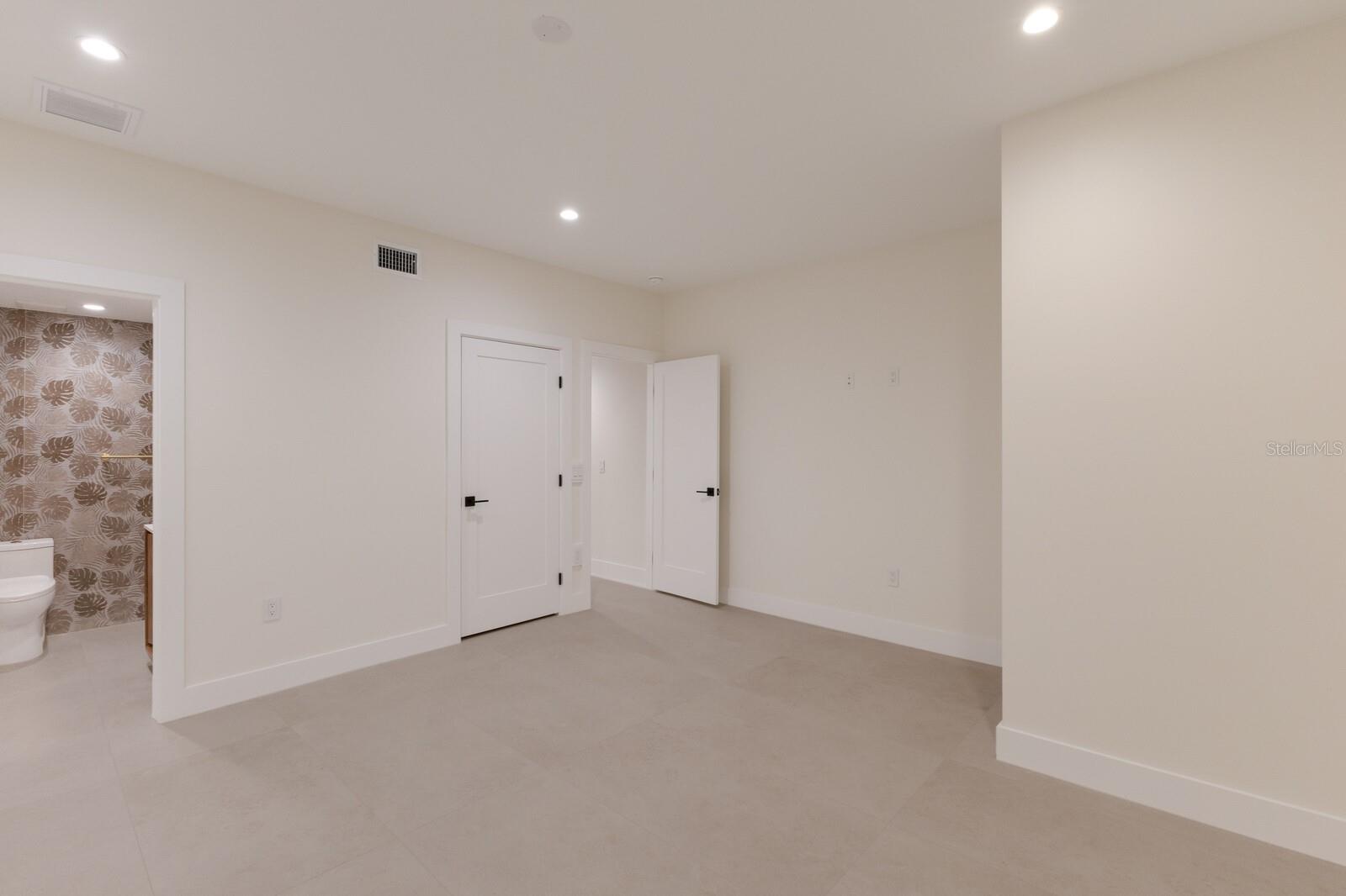 KEY ROYALE 7TH ADD - Residential