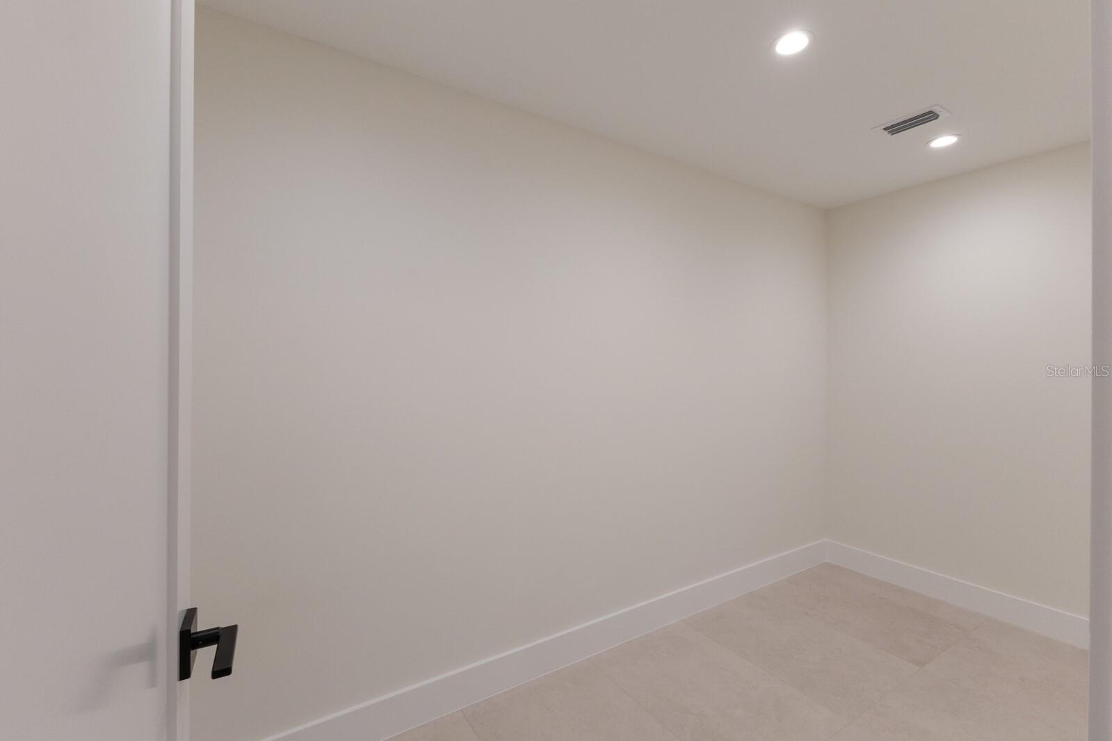 KEY ROYALE 7TH ADD - Residential