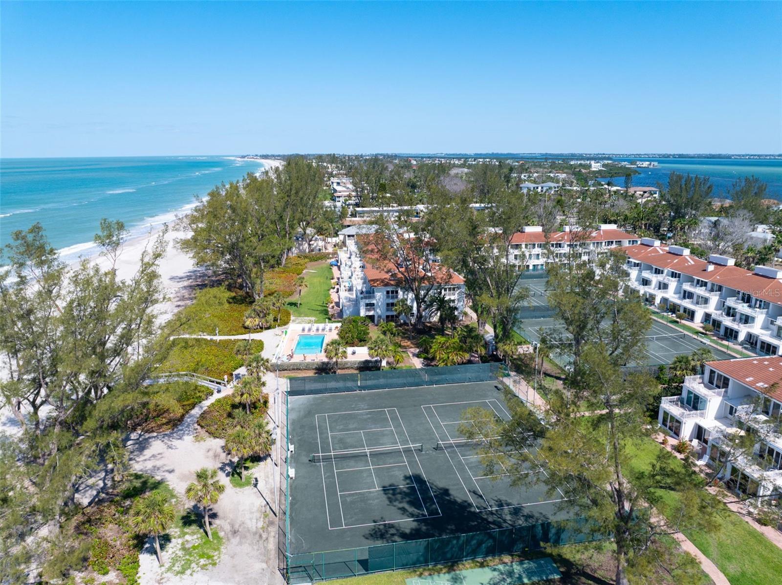 CLUB LONGBOAT BEACH & TENNIS - Residential
