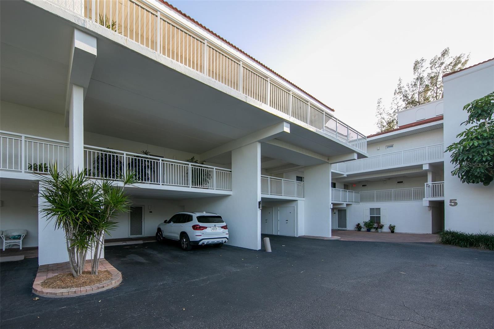 CLUB LONGBOAT BEACH & TENNIS - Residential