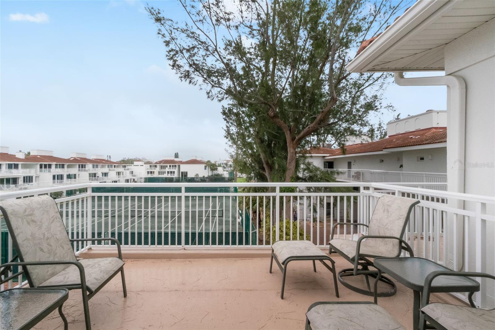 CLUB LONGBOAT BEACH & TENNIS - Residential