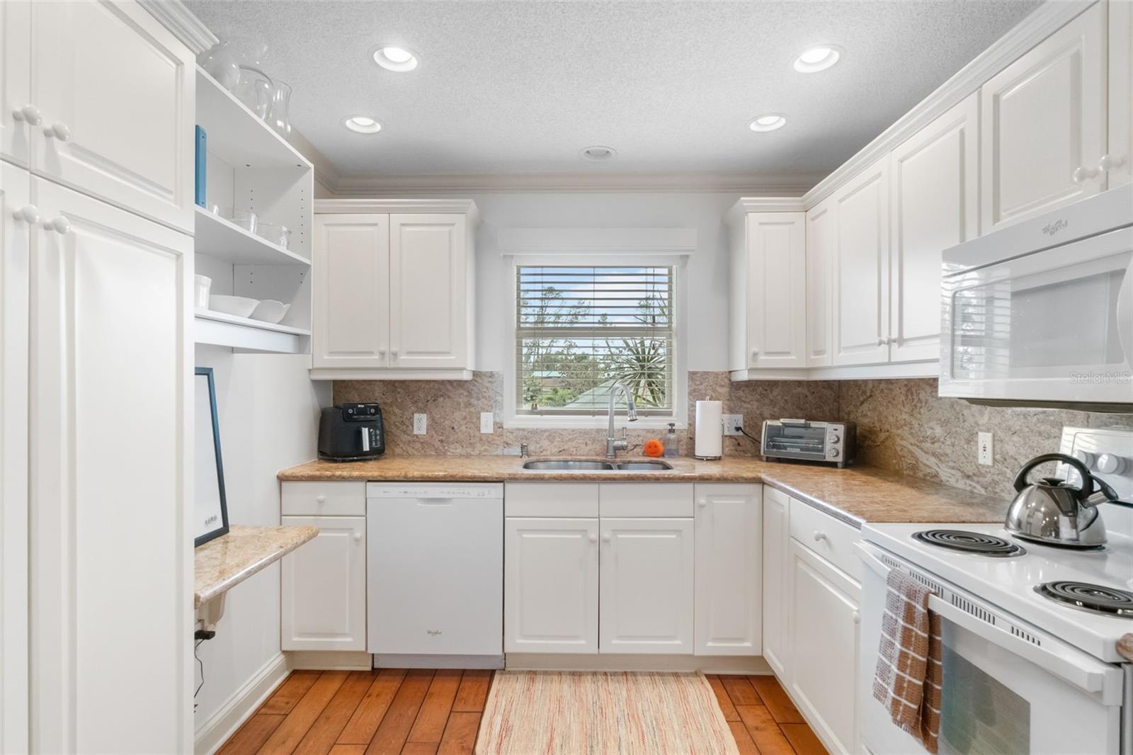 CLUB LONGBOAT BEACH & TENNIS - Residential