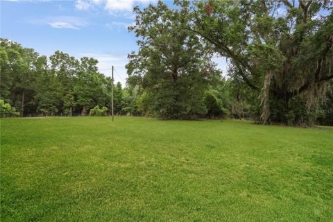 A home in HIGH SPRINGS