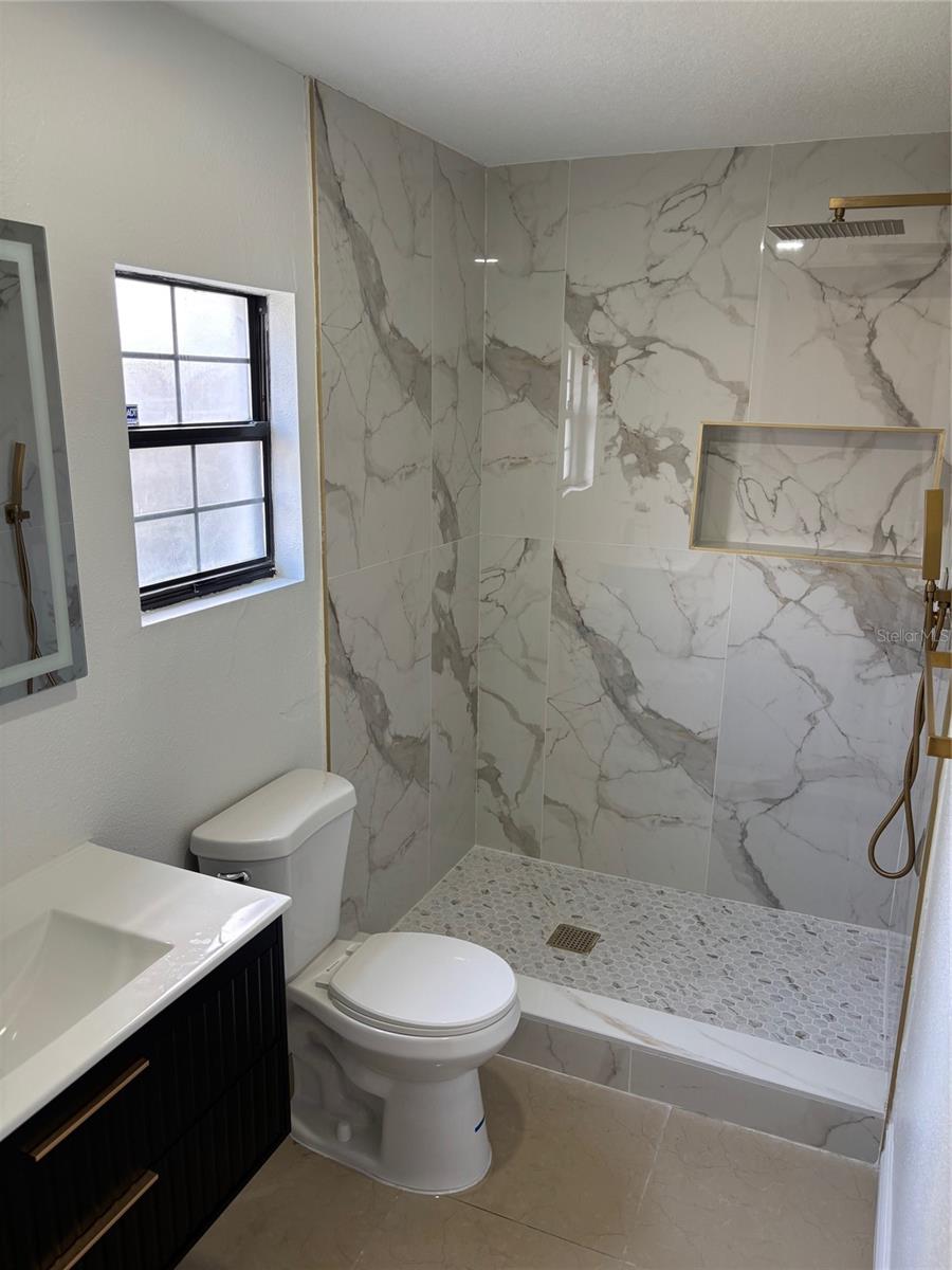 LAKE BOSSE OAKS - Residential