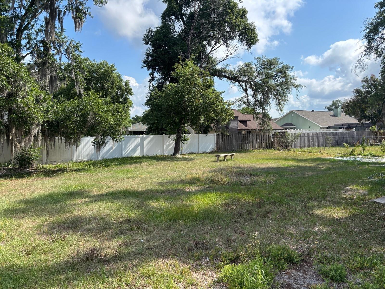 LAKE BOSSE OAKS - Residential