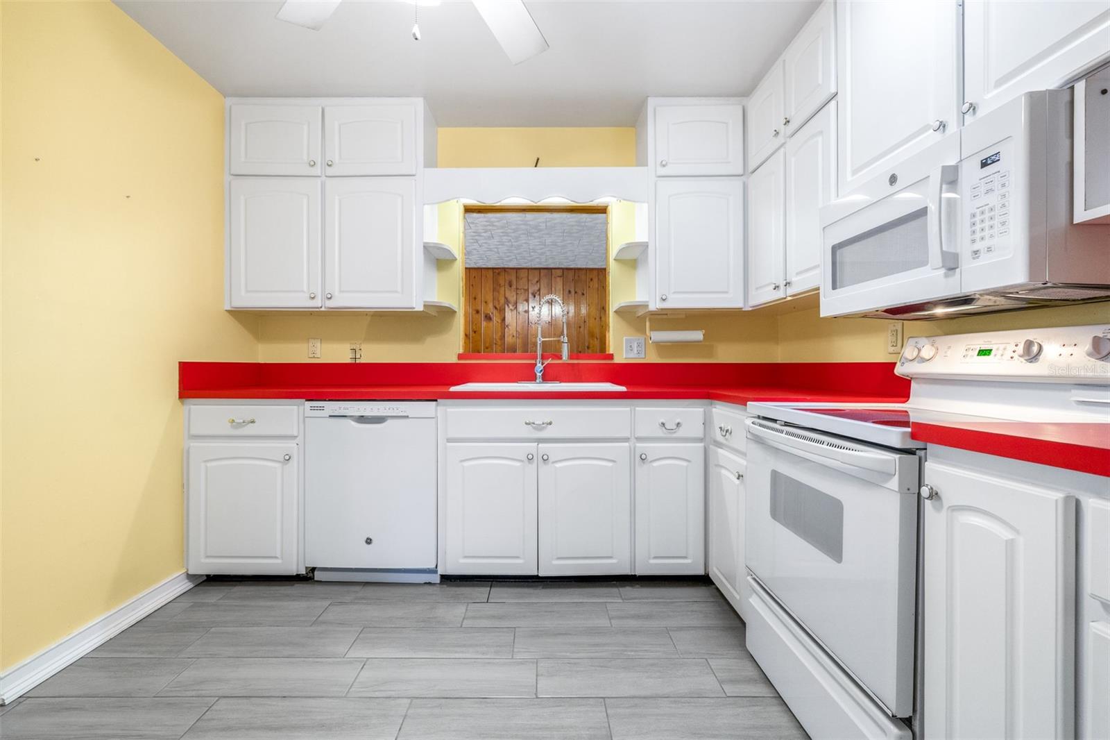 LENA VISTA SUB - Residential