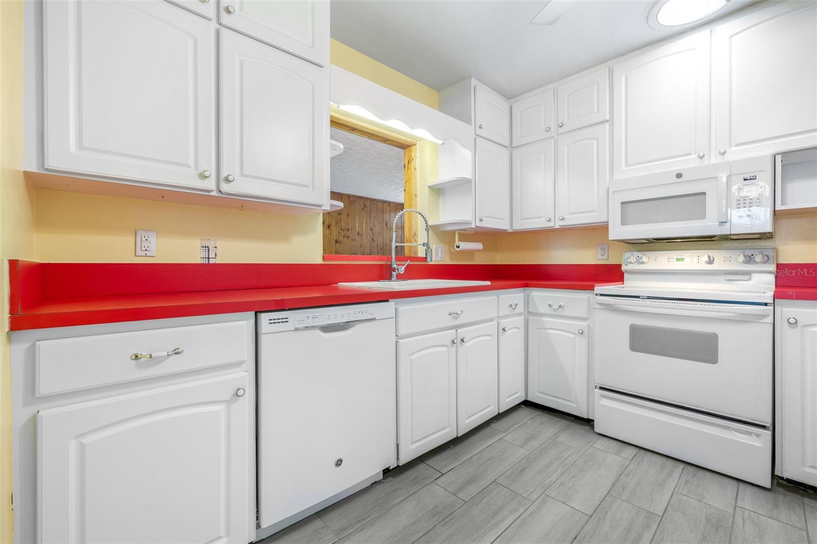 LENA VISTA SUB - Residential