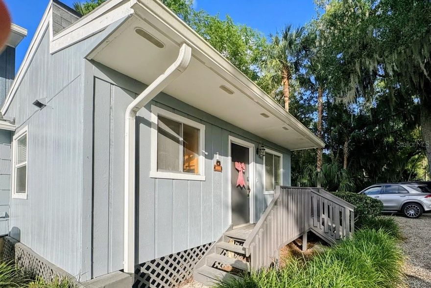 2329 River Ridge Rd, St John River Club, Unit 1. Deland, Fl.  A cute and unique bungalow in a 16 unit community at the River Ridge Rd culdesac, directly on the water.     Updated with, new roof and paint. A 55 and above community, insuring a quiet home with privacy and security.  No rentals. You can enjoy a “vacation" or a "weekend escape" feel with your boat docked right outside your private back entrance, giving you access to the 500 mile long St Johns river.  Updated kitchen with granite counter tops and all Jenn Aire appliances. The waterfront room, with an awe-inspiring Old Florida panoramic view, could be an artist studio, craft room, or extra bedroom.  A short walk to Hontoon State park where you can Ferry to an old Florida island and step back in time.   A few min drive to charming downtown Deland. Blue Springs State Park and Sun Rail Amtrack station close-by. There is only 1 one-story condominium on the St Johns River. And this is it!!     $219,900, furnished