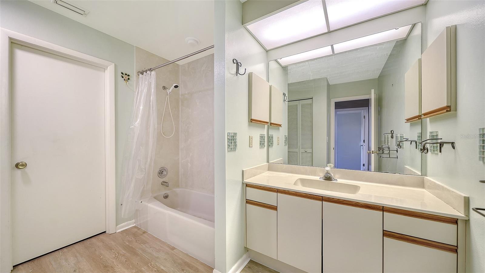 HUNTINGWOOD - Residential