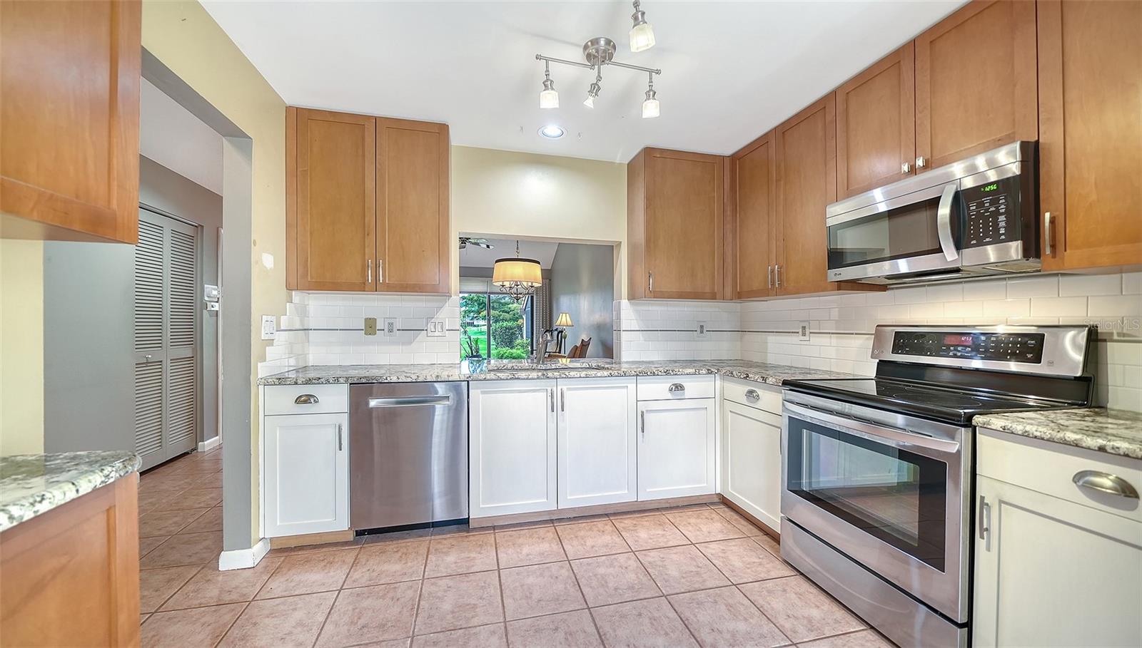 HUNTINGWOOD - Residential