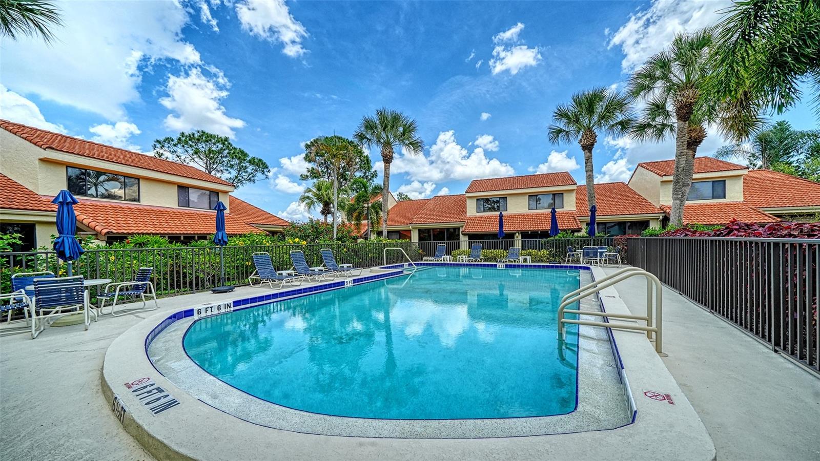 HUNTINGWOOD - Residential