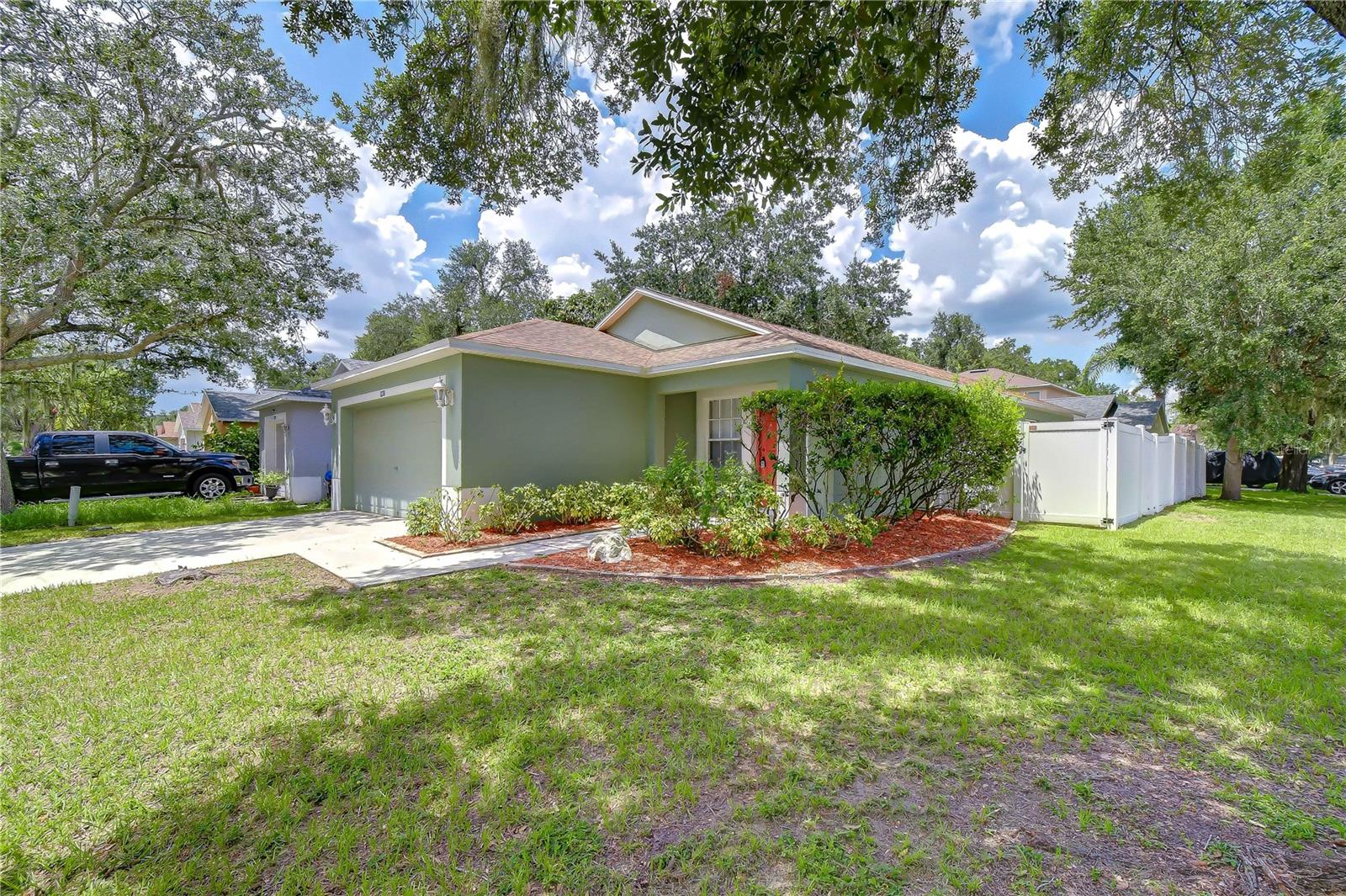 8736 MORRISON OAKS COURT